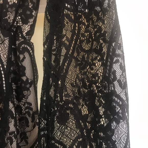 Black Long Sleeve Lace Romper. SIZE SMALL - Picture 4 of 5